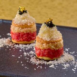 季節のユッケと焼肉コース
